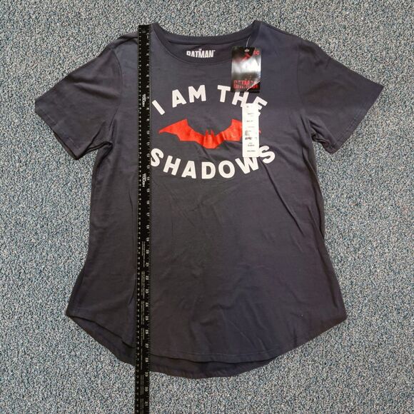 Batman Women's Juniors Size XXL I Am The Shadows Graphic T-Shirt - Picture 2 of 4